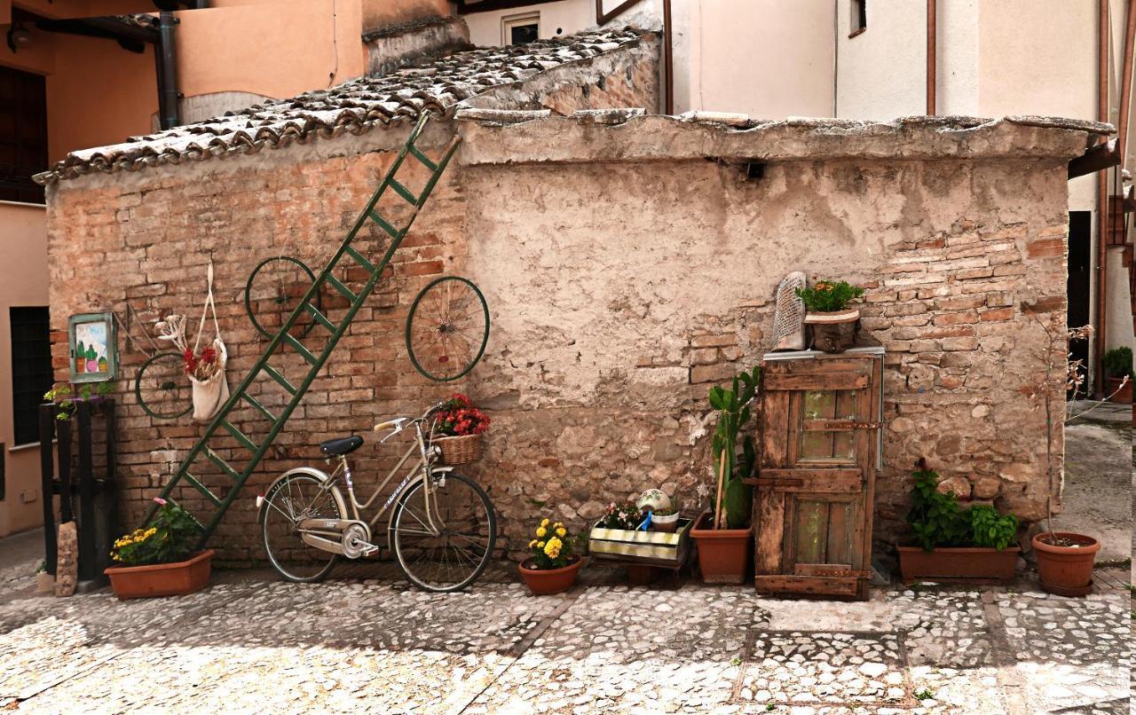 Bed and Breakfast Torre Della Botonta Castel Ritaldi Exterior foto