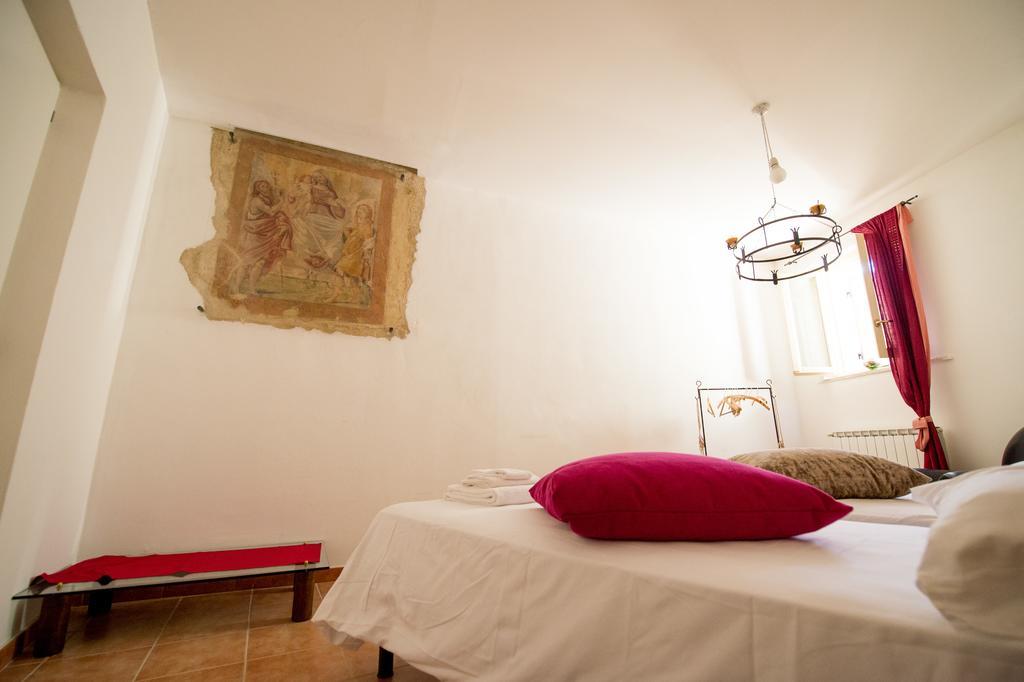 Bed and Breakfast Torre Della Botonta Castel Ritaldi Habitación foto