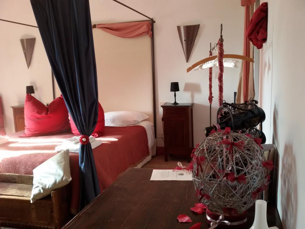 Bed and Breakfast Torre Della Botonta Castel Ritaldi Habitación foto